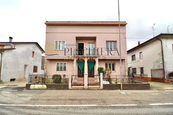 casa indipendente in vendita a Villafranca di Verona in zona Quaderni