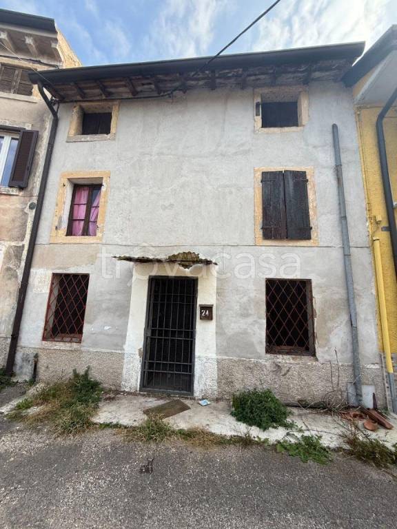 casa indipendente in vendita a Villafranca di Verona