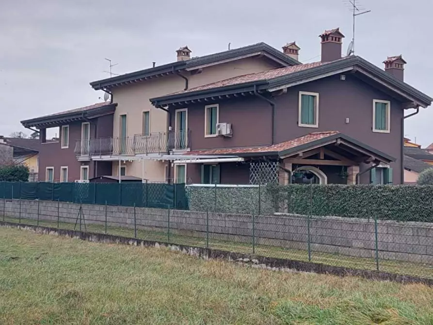casa indipendente in vendita a Villafranca di Verona in zona Quaderni