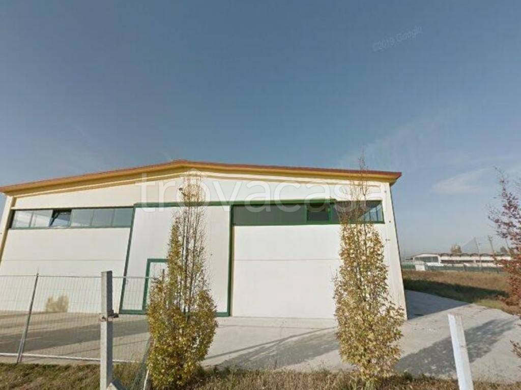 locale commerciale in vendita a Villafranca di Verona