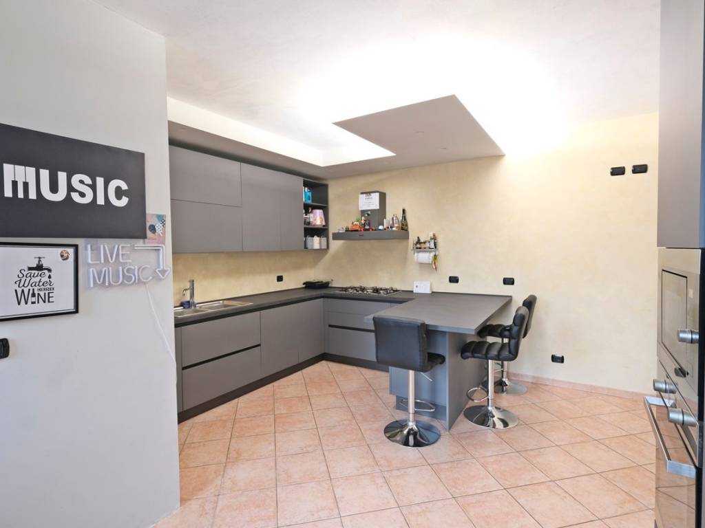 appartamento in vendita a Villafranca di Verona in zona Dossobuono