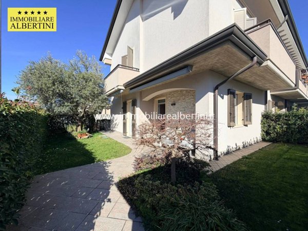 casa indipendente in vendita a Villafranca di Verona