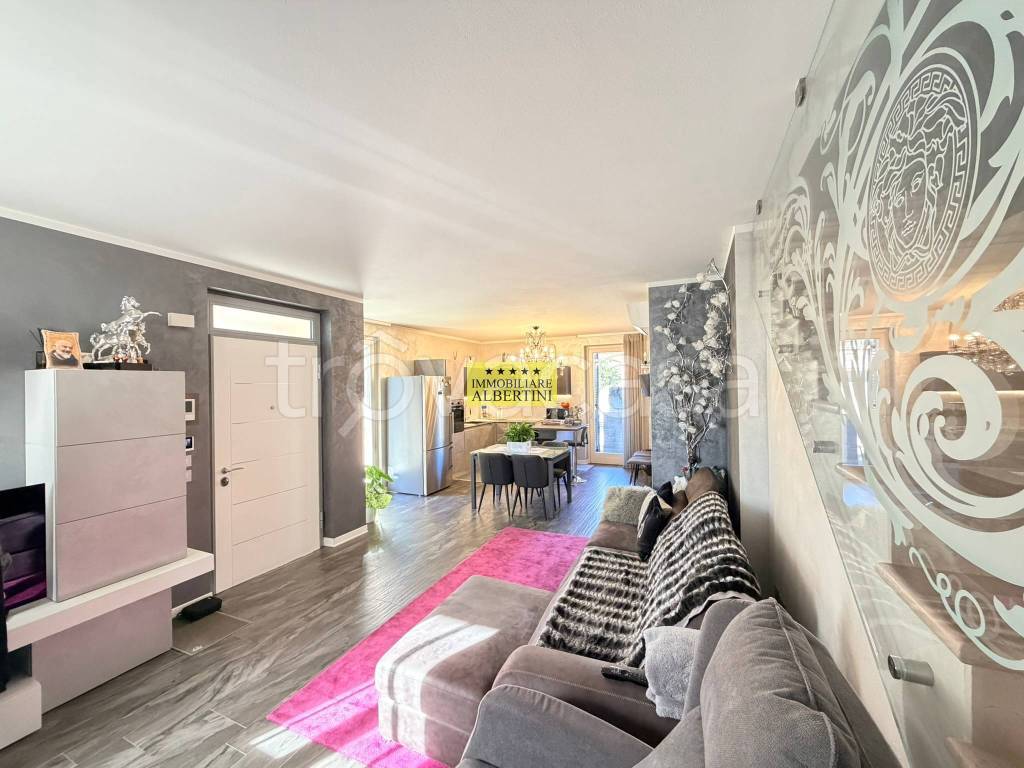 casa indipendente in vendita a Villafranca di Verona