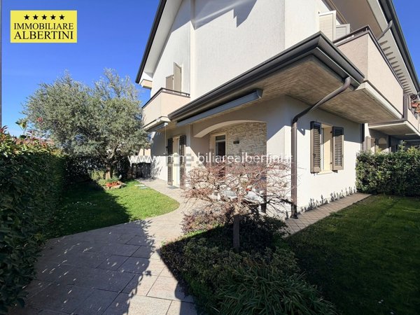 casa indipendente in vendita a Villafranca di Verona