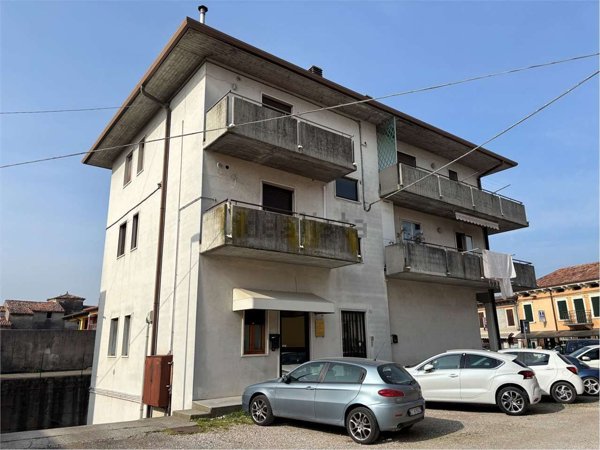 appartamento in vendita a Villafranca di Verona in zona Alpo
