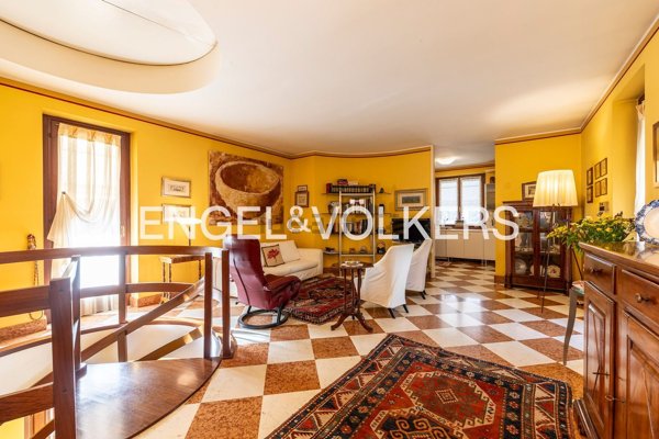 casa indipendente in vendita a Villafranca di Verona