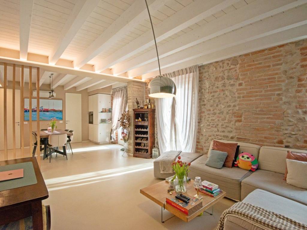casa indipendente in vendita a Villafranca di Verona
