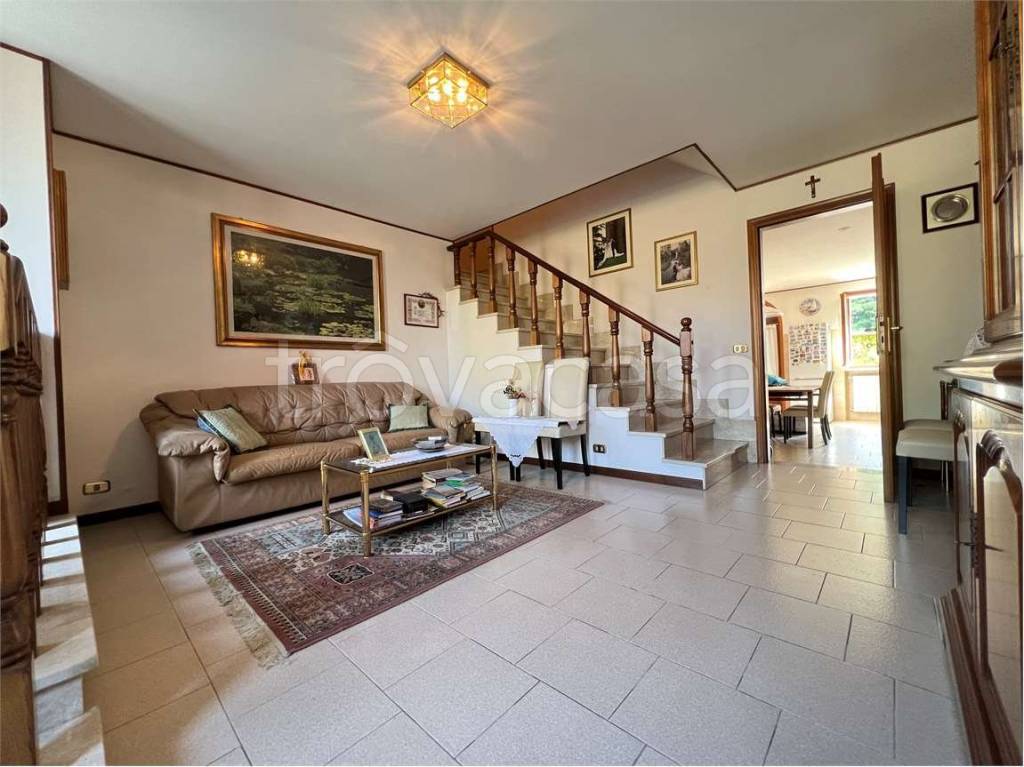 casa indipendente in vendita a Villafranca di Verona