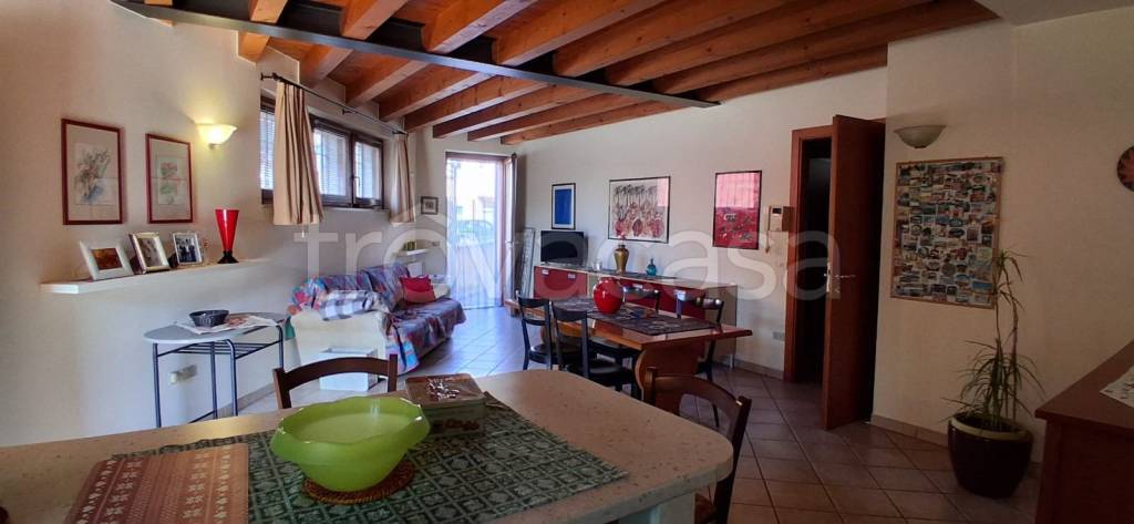appartamento in vendita a Villafranca di Verona in zona Quaderni
