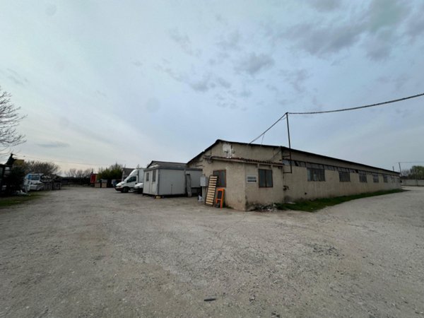 terreno edificabile in vendita a Villafranca di Verona