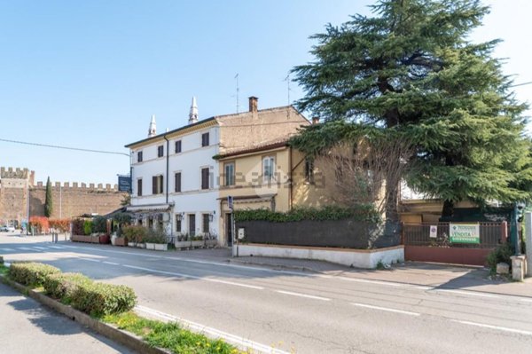 casa indipendente in vendita a Villafranca di Verona