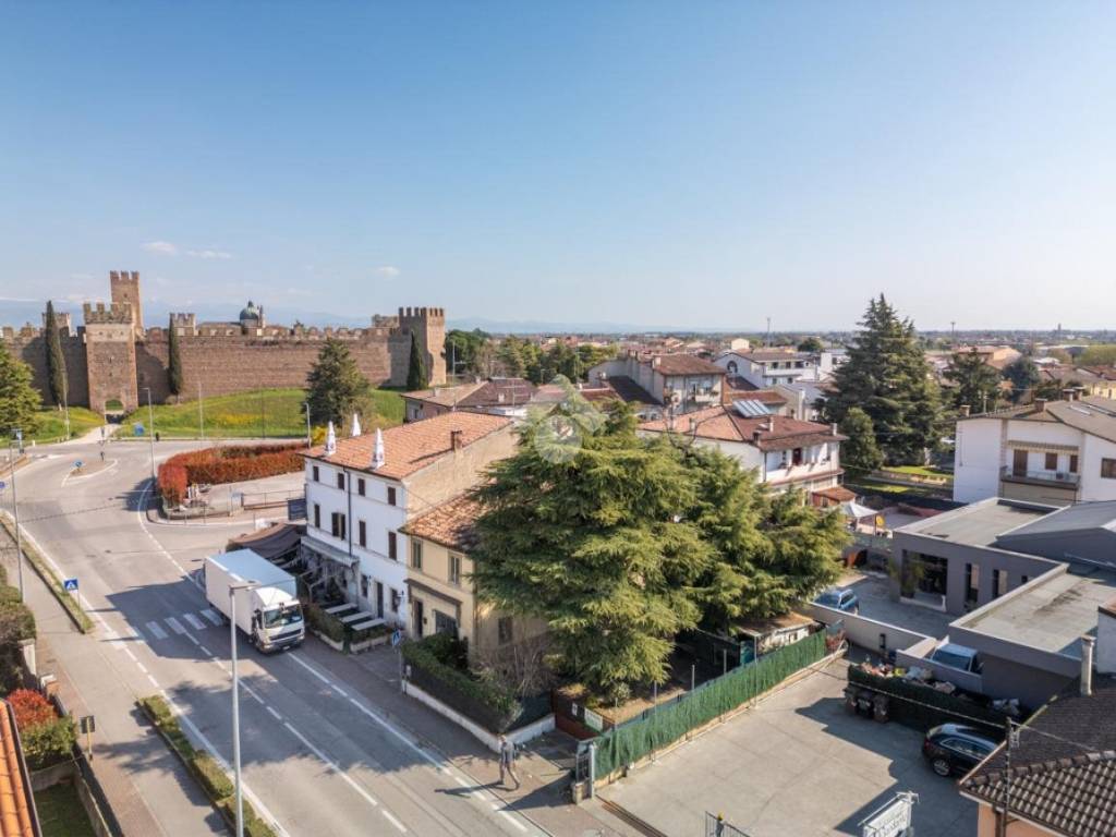 casa indipendente in vendita a Villafranca di Verona