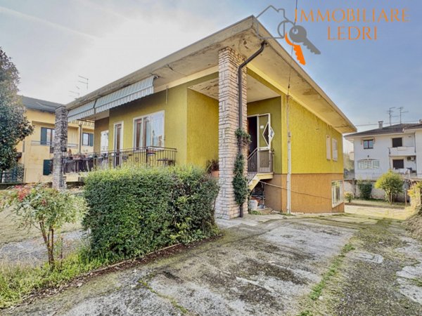casa indipendente in vendita a Villafranca di Verona