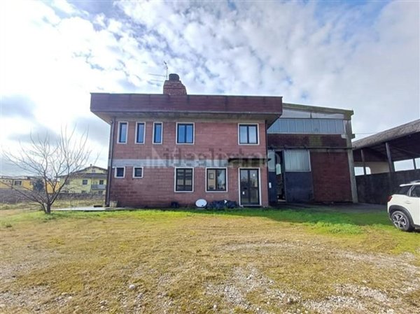 appartamento in vendita a Villafranca di Verona in zona Alpo