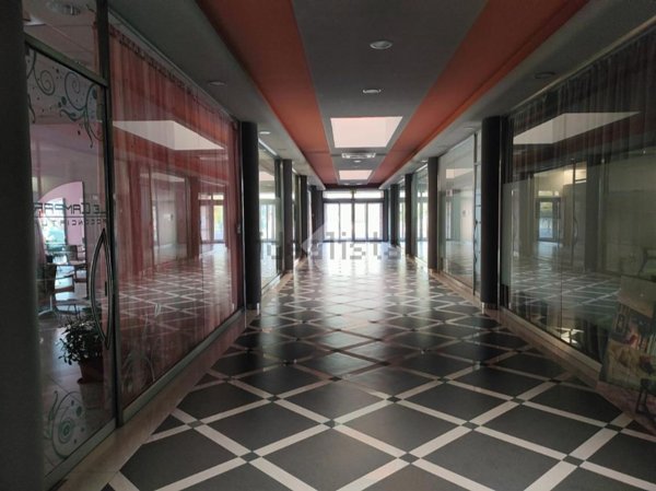 negozio in vendita a Villafranca di Verona