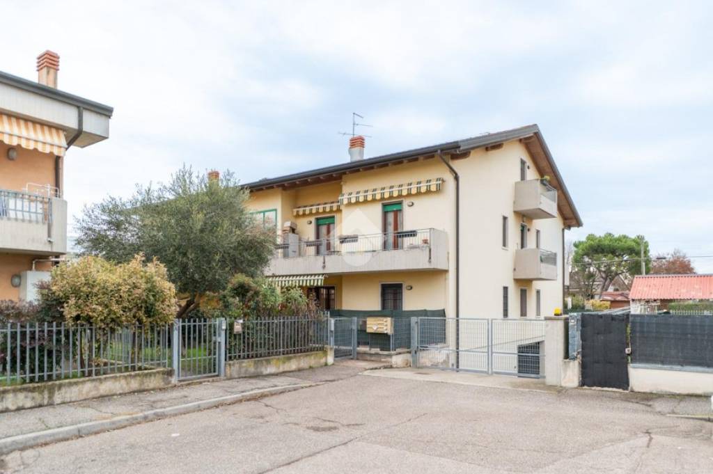 appartamento in vendita a Villafranca di Verona