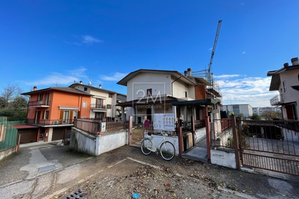 casa indipendente in vendita a Villafranca di Verona