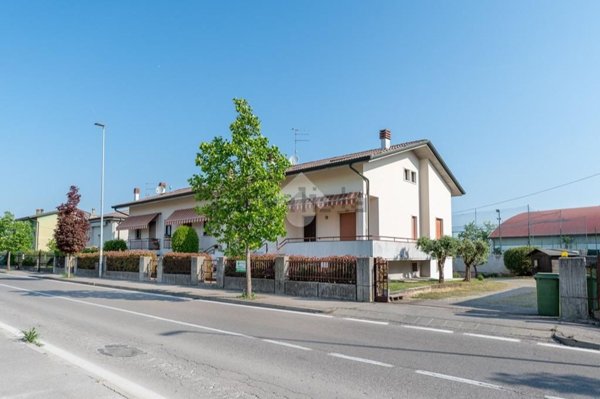 appartamento in vendita a Villafranca di Verona in zona Alpo