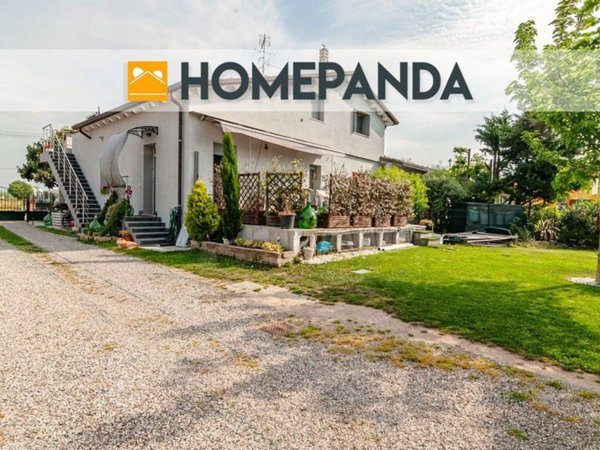 casa indipendente in vendita a Villafranca di Verona