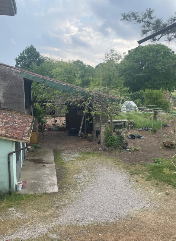 casa indipendente in vendita a Villafranca di Verona in zona Pizzoletta