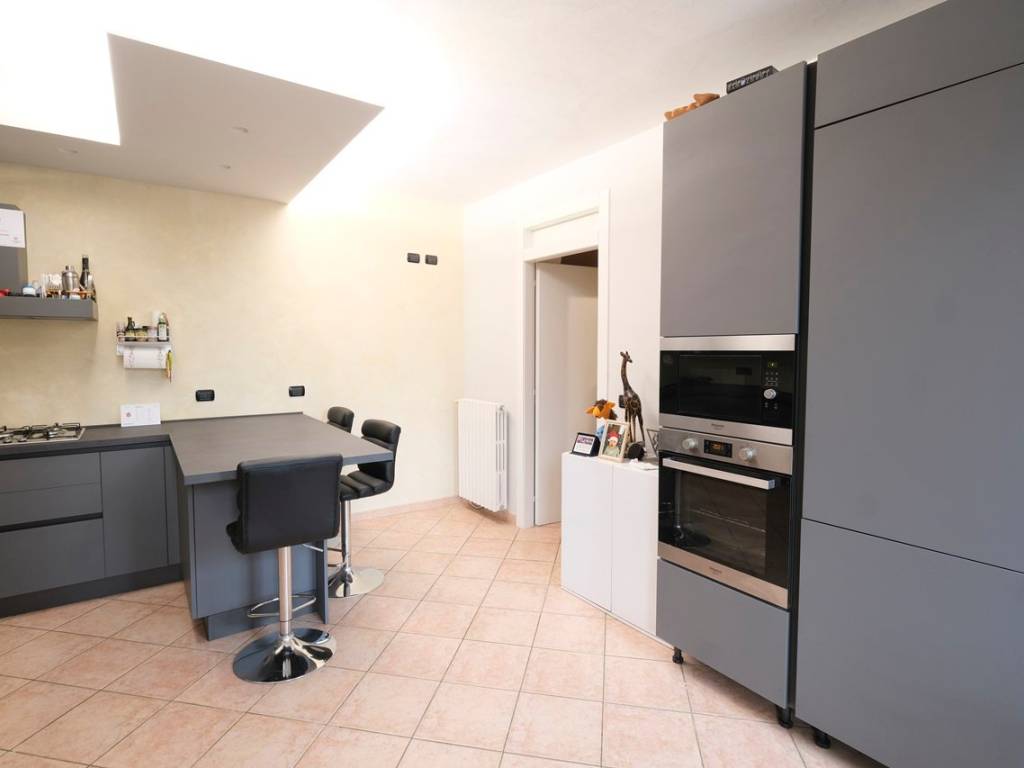 appartamento in vendita a Villafranca di Verona in zona Dossobuono