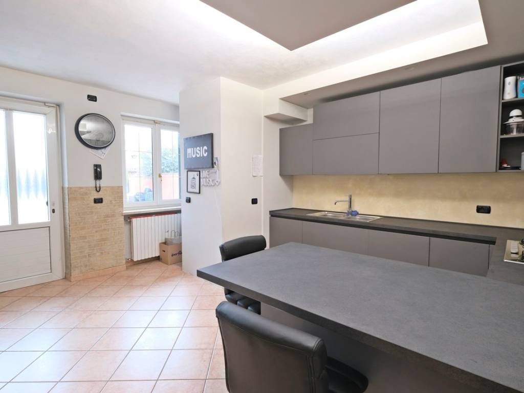 appartamento in vendita a Villafranca di Verona in zona Dossobuono