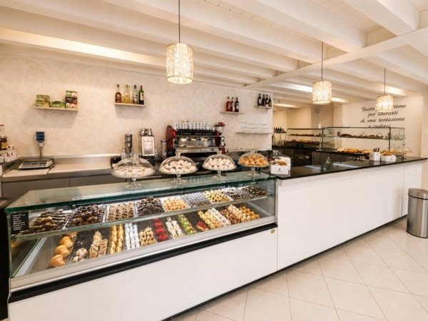 negozio in vendita a Villafranca di Verona