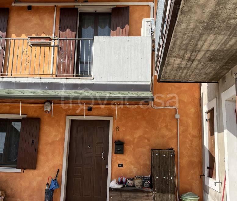 casa indipendente in vendita a Villafranca di Verona
