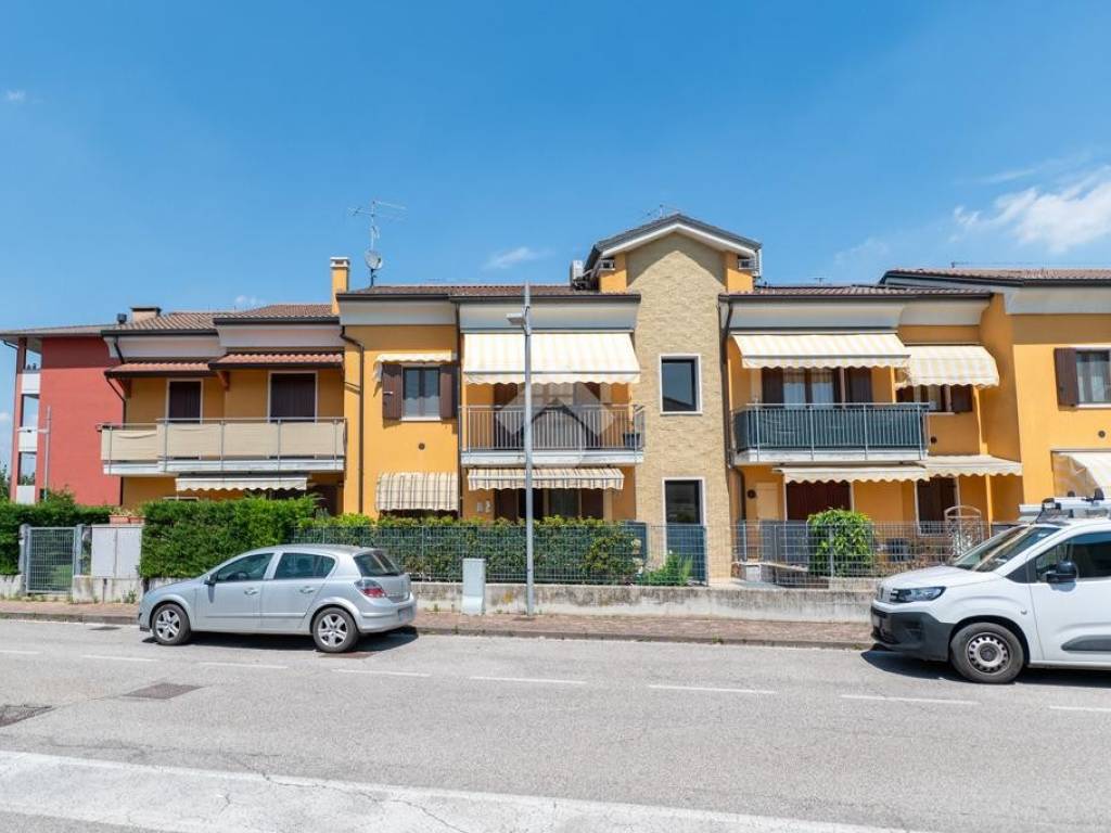 appartamento in vendita a Villafranca di Verona in zona Alpo