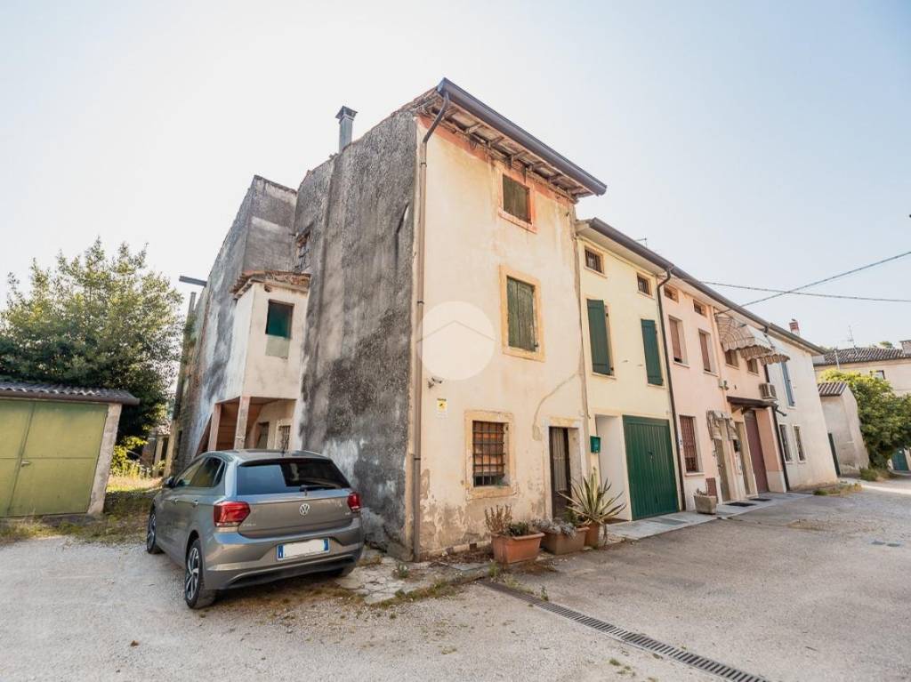 appartamento in vendita a Villafranca di Verona in zona Dossobuono