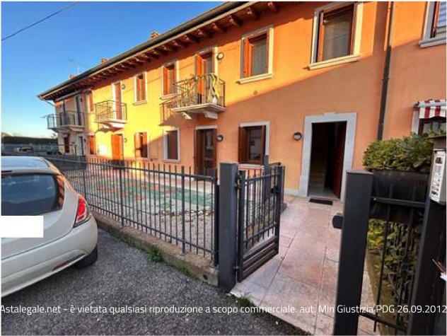 appartamento in vendita a Villafranca di Verona in zona Rosegaferro