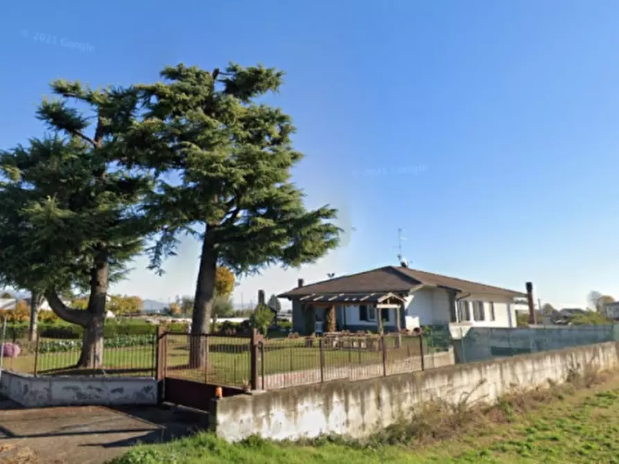 casa indipendente in vendita a Villafranca di Verona in zona Caluri