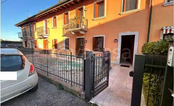 appartamento in vendita a Villafranca di Verona in zona Rosegaferro