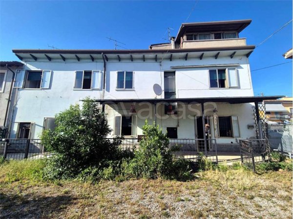 casa indipendente in vendita a Villafranca di Verona in zona Pizzoletta
