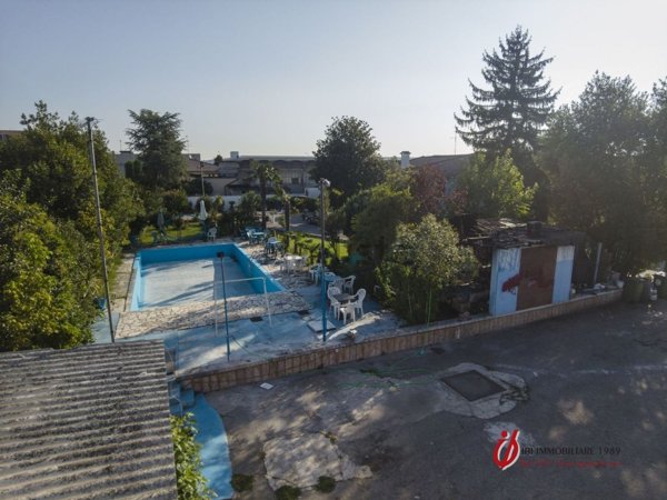 villa in vendita a Villafranca di Verona in zona Caluri