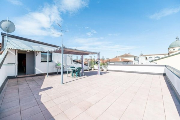 appartamento in vendita a Villafranca di Verona in zona Rosegaferro