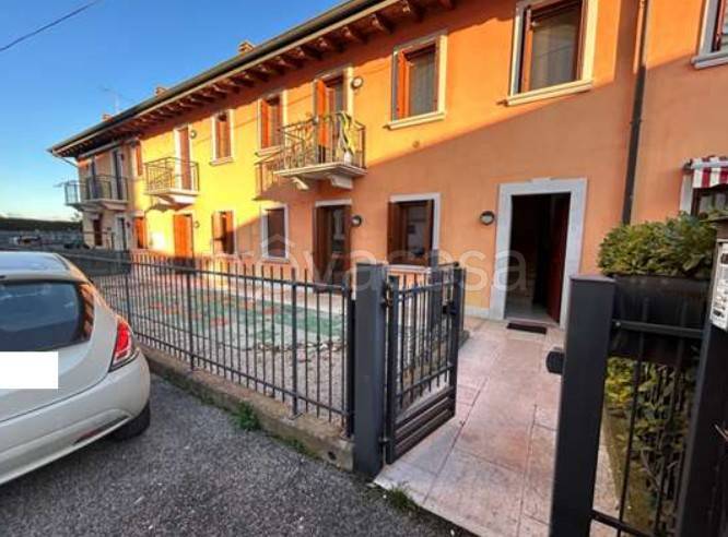 appartamento in vendita a Villafranca di Verona in zona Rosegaferro