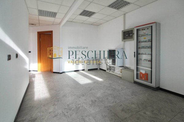 ufficio in vendita a Villafranca di Verona in zona Caluri
