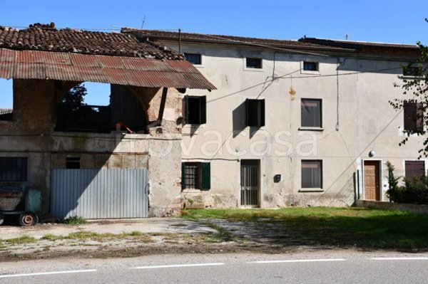 casa indipendente in vendita a Villafranca di Verona in zona Quaderni