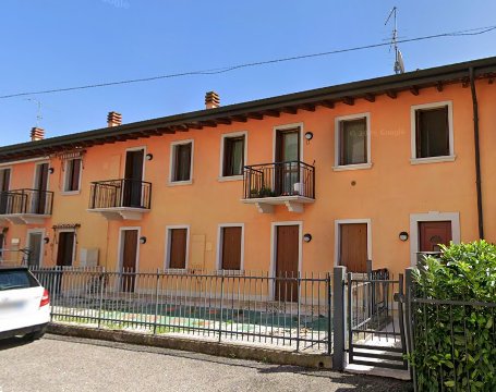 appartamento in vendita a Villafranca di Verona in zona Rosegaferro