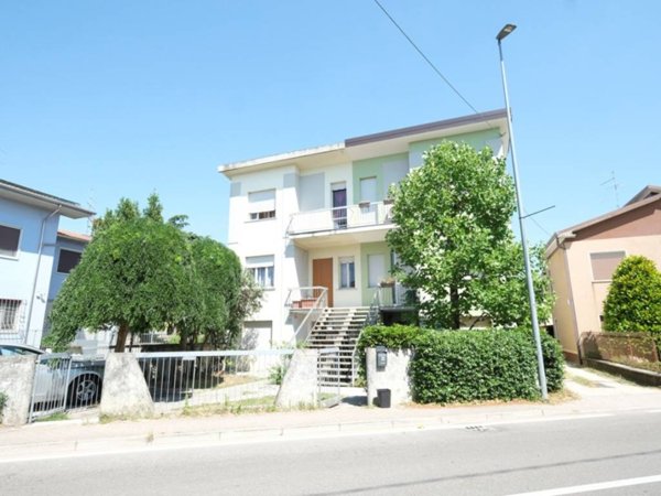 appartamento in vendita a Villafranca di Verona in zona Quaderni