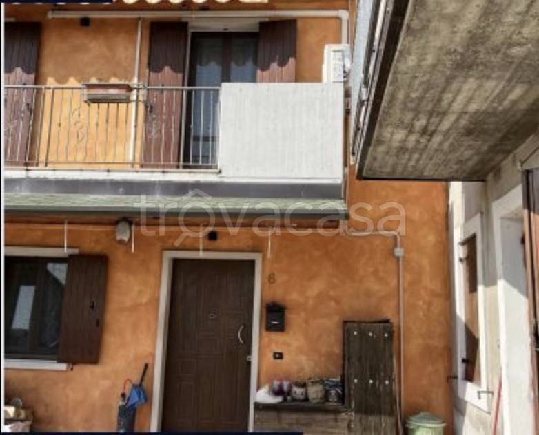 casa indipendente in vendita a Villafranca di Verona