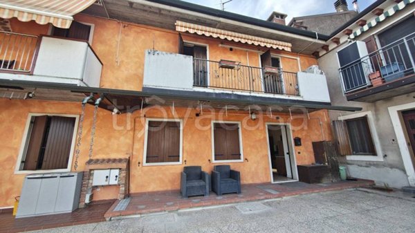 casa indipendente in vendita a Villafranca di Verona