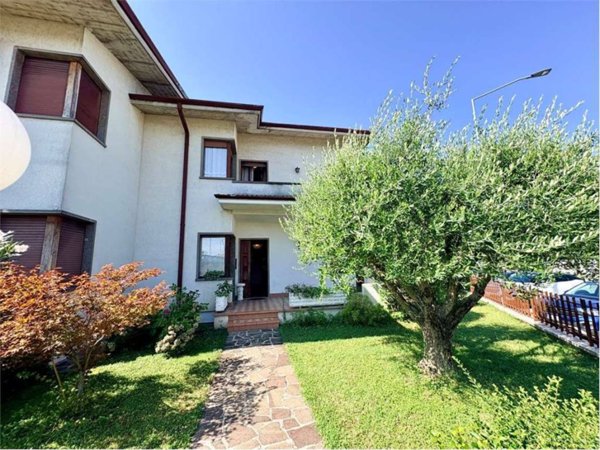 casa indipendente in vendita a Villafranca di Verona