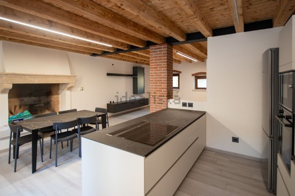 casa indipendente in vendita a Villafranca di Verona