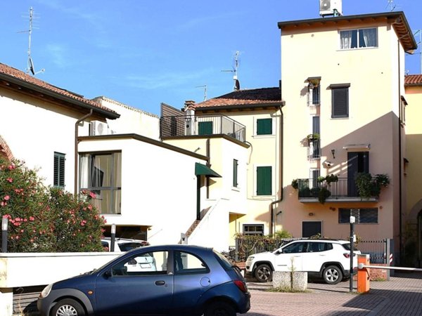 appartamento in vendita a Villafranca di Verona