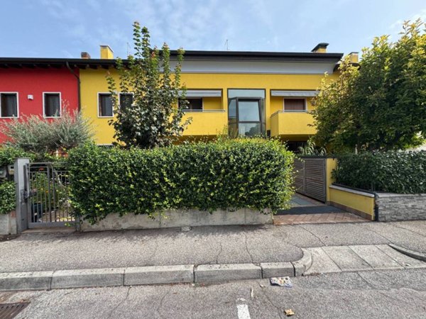 appartamento in vendita a Villafranca di Verona