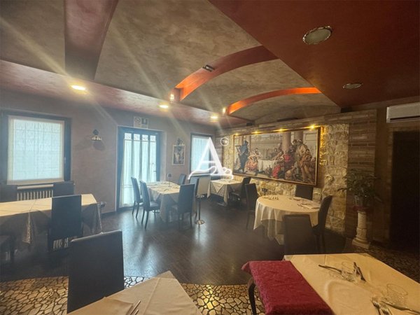 locale di sgombero in vendita a Villafranca di Verona