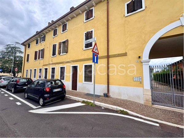 appartamento in vendita a Villafranca di Verona in zona Caluri