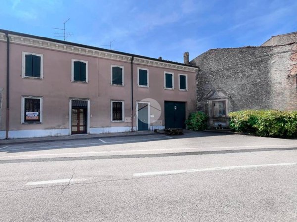 appartamento in vendita a Zevio in zona Santa Maria
